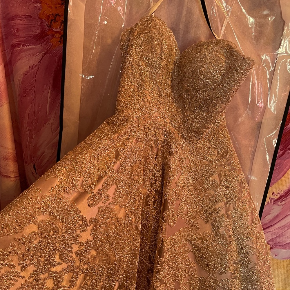 Short Junior prom dress gold with jewels size 4 never worn